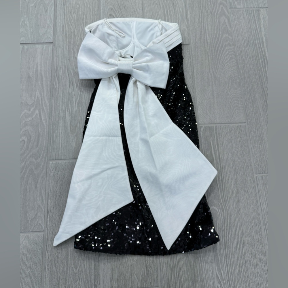 ALICE + OLIVIA REVOLVE Sibella Sequin Bow Mini Dress Black and White Size 4 NWT - Picture 13 of 16